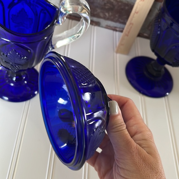 Vintage Metropolitan Museum Of Art (MMA) Sugar and Creamer glass Bowl Set - Picture 12 of 14